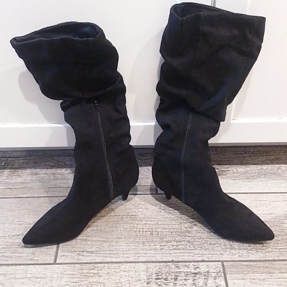Women's Slouchy Boots With Pointy Toe - Color Black - Picture 12 of 16